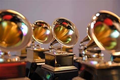 picture of grammy award trophy